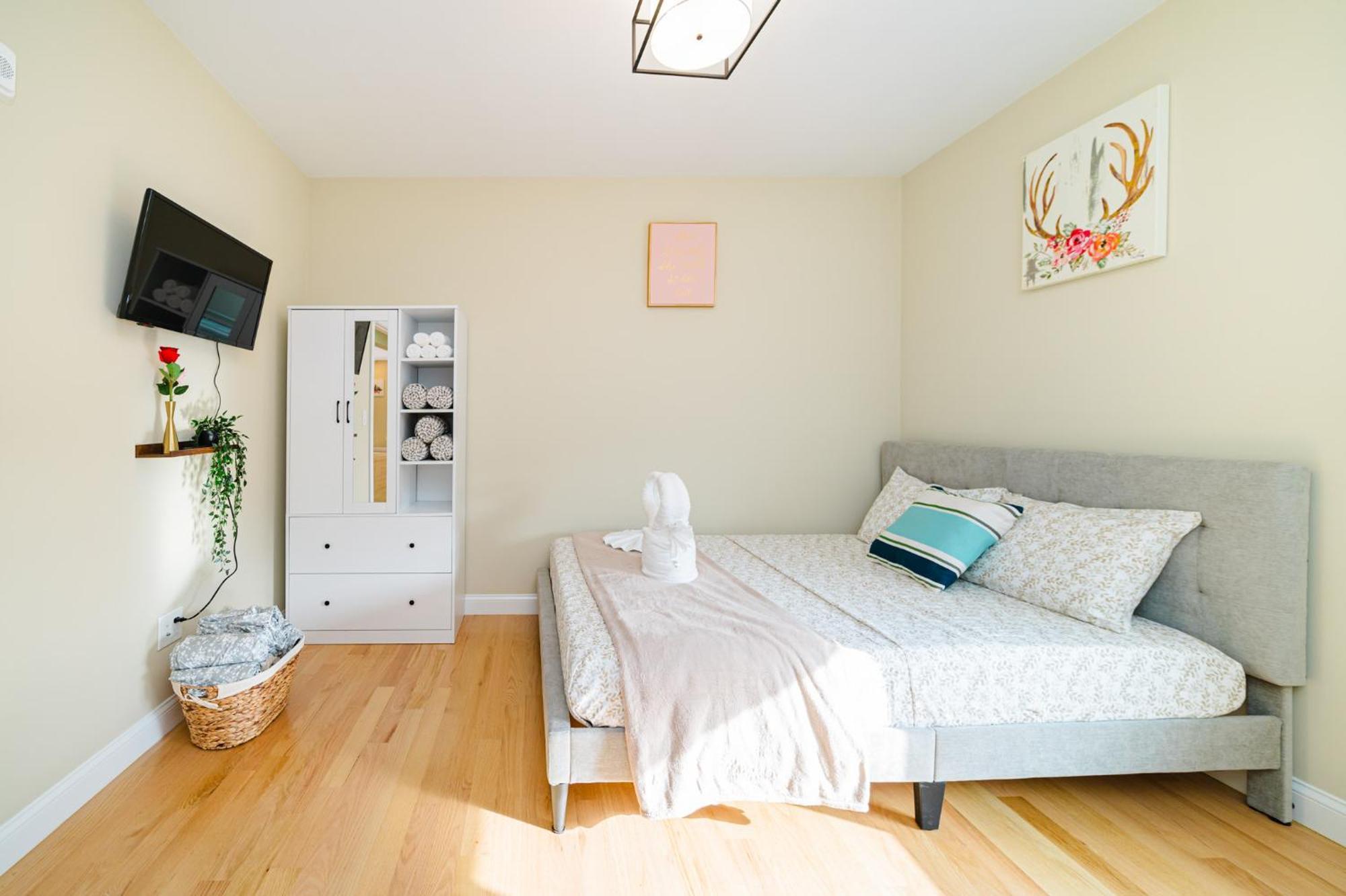 60-3 3Br Boston - Sleek Apartment Near Franklin Park